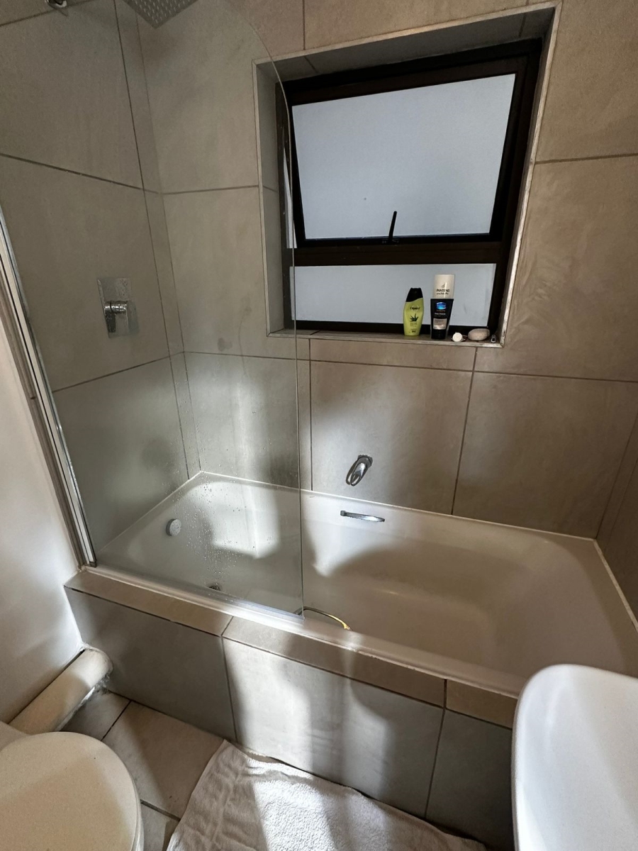 To Let 1 Bedroom Property for Rent in Kenilworth Western Cape